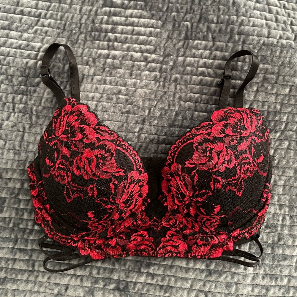La Senza Black and Red Lace Bra 34D